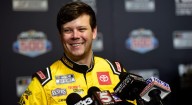 Jimmie Johnson’s Star Breaks Silence on Emotional Return to Snowball Derby in Personal Manifesto Erik Jones returns to the Snowball Derby with emotion and unfinished business, chasing a second win whi