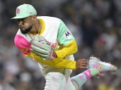 Blue Jays’ bullpen target Robert Suarez chooses Braves