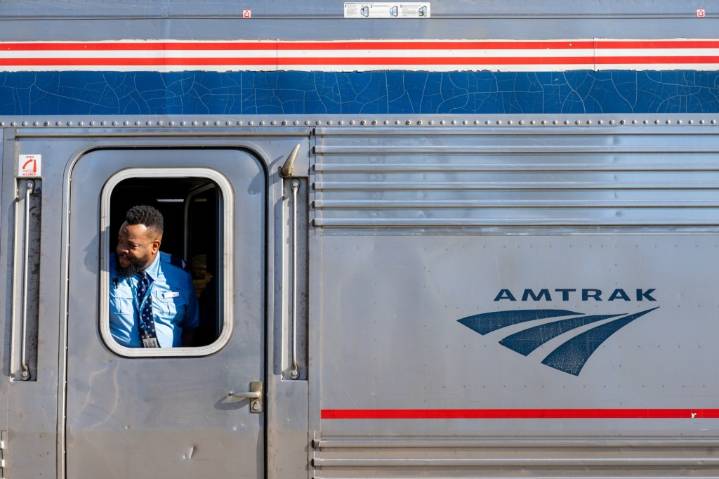 Amtrak’s 18,000 workers to receive $900 bonuses, funded by executive cuts