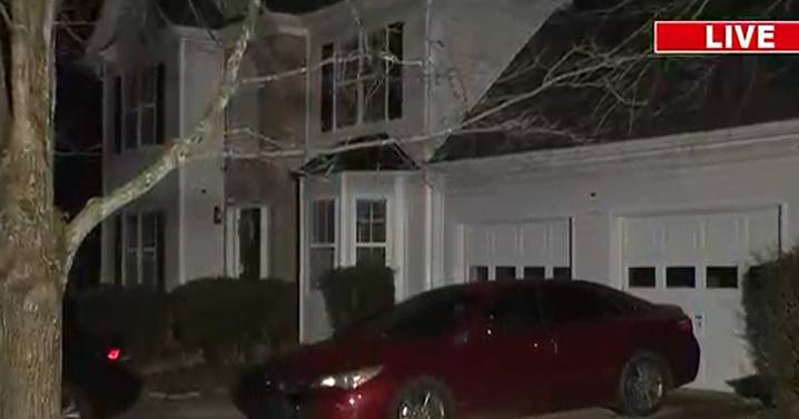 2 dead in shooting at Powder Springs home; man in custody, police say