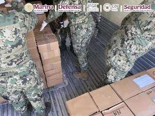 Fuerzas federales aseguran más de media tonelada de metanfetamina en recinto portuario de Mazatlán