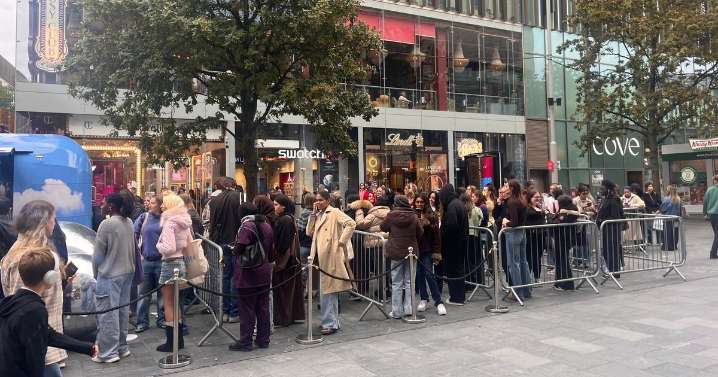 Warning as hundreds expected to queue in Liverpool