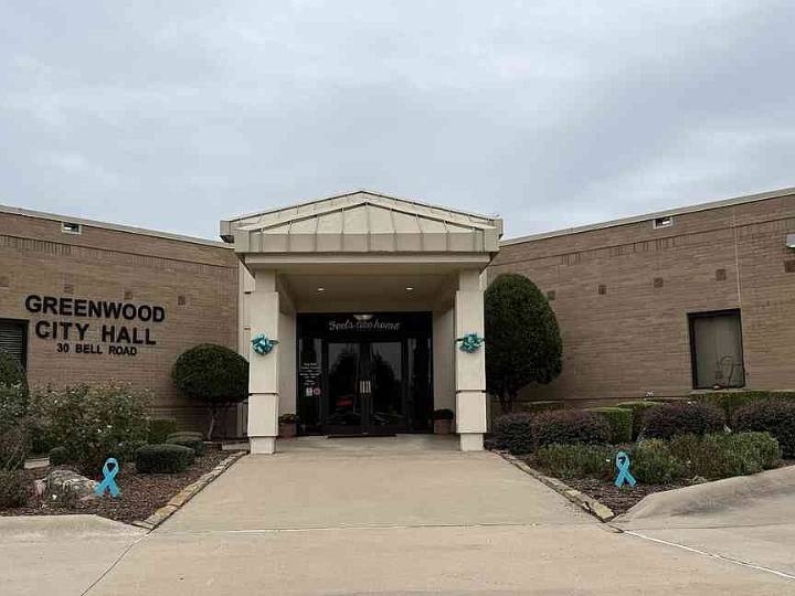 Greenwood sets limits on AI use by city employees, advances change to alcohol taxing ordinance