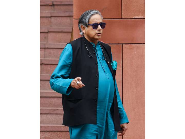 Cong MP Tharoor unaware of receiving "Veer Savarkar Award"