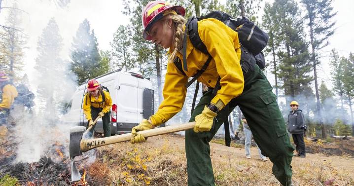 'You got this': University of Montana grad student leads women in wildfire training