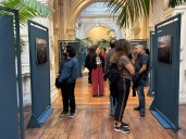 "Umbrales": exposición póstuma del fotógrafo Fabián España llega al Palacio Pereira de Santiago