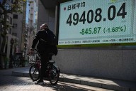 Asian shares are mixed as steady bond yields, rebound for bitcoin push US stocks higher