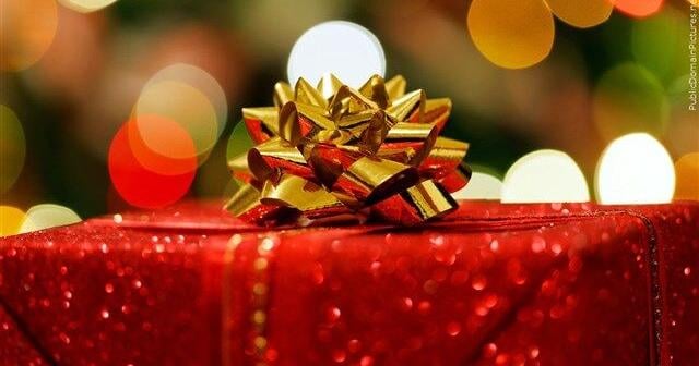 How a Shoals woman’s promise is brightening Christmas for kids