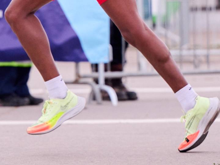 Corredoras sin velo generan polémica en Irán