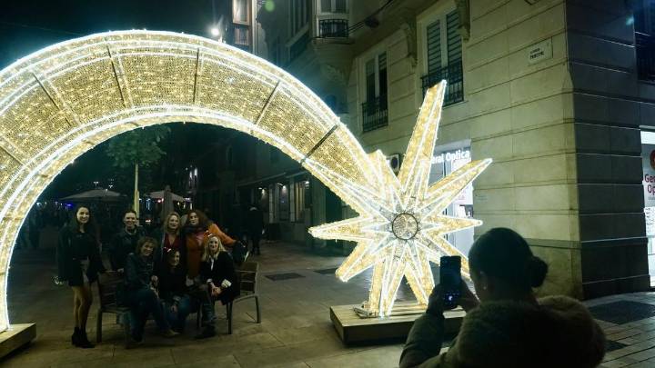 Los petardos vuelven a estar prohibidos en Navidad: el alcalde apela a la sensibilidad de los malagueños