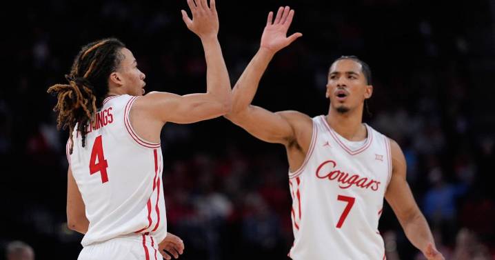 Emanuel Sharp scores 27 points, No. 8 Houston beats Florida State 82