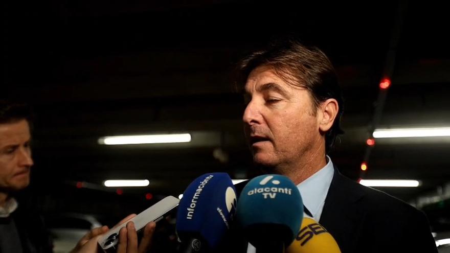 El concejal de Vivienda, Carlos de Juan, hace balance del primer año de la Oficina Antiokupas de Alicante