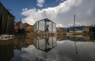 Tormenta Byron agrava crisis humanitaria en Gaza con inundaciones en campamentos