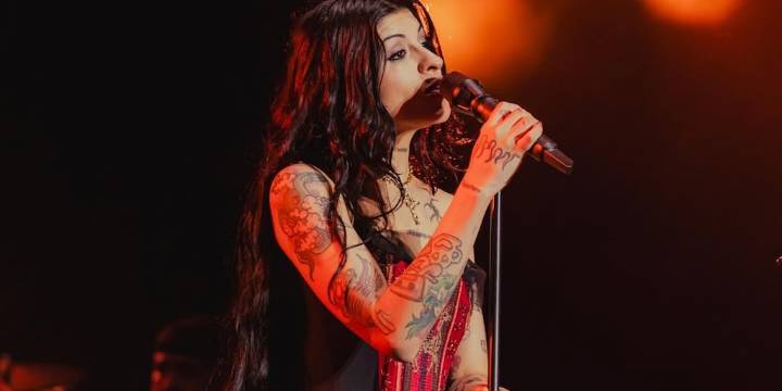 Cazzu relata aterradora experiencia paranormal que vivió en México