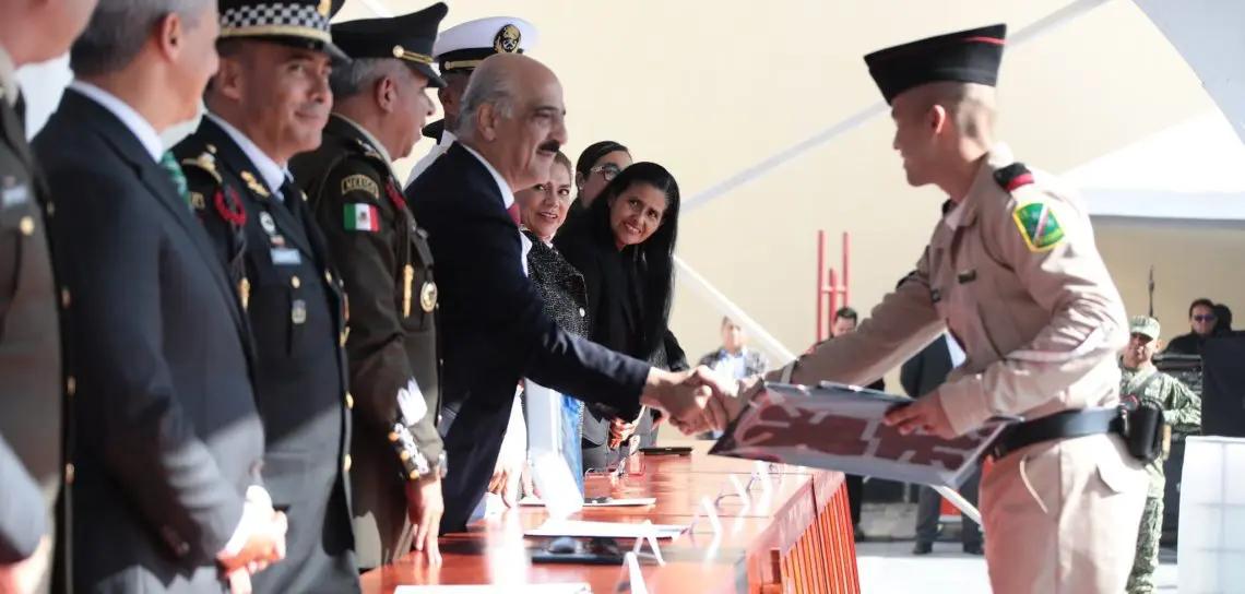 En Perote, encabeza Ahued la entrega de cartillas liberadas del SMN a conscriptos