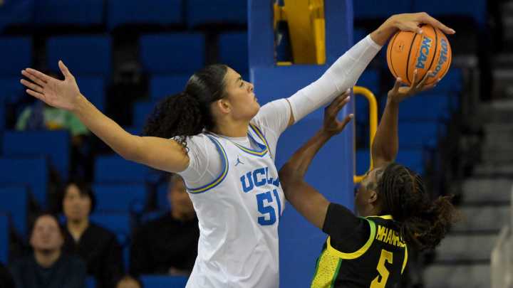 Oregon women's basketball blown out in first loss of season vs. UCLA
