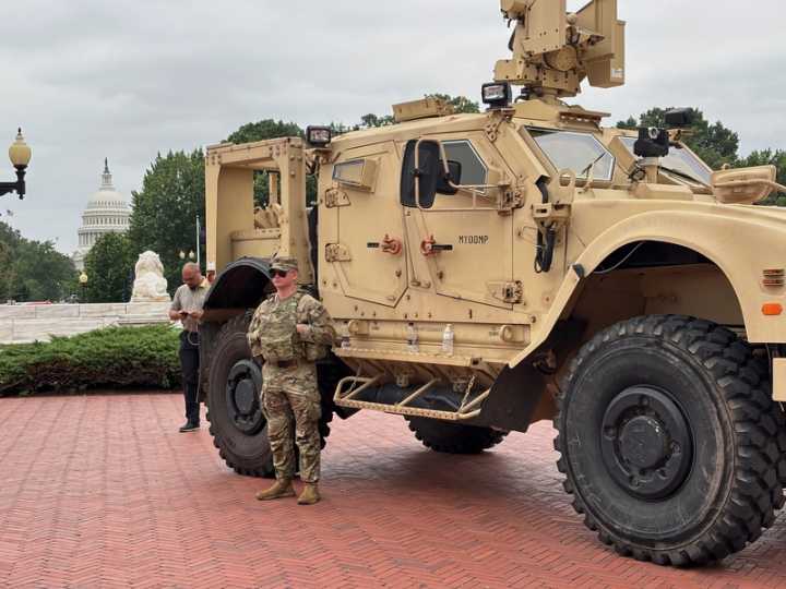 Federal appeals court extends National Guard presence in D.C.