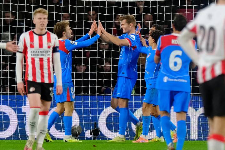 Champions: El Atlético disfruta y sufre para vencer en Eindhoven