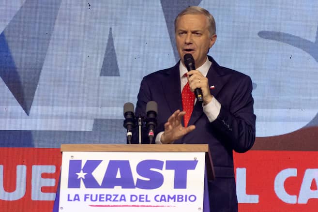 Chile escogió presidente a José Antonio Kast, un negacionista de la dictadura de Pinochet