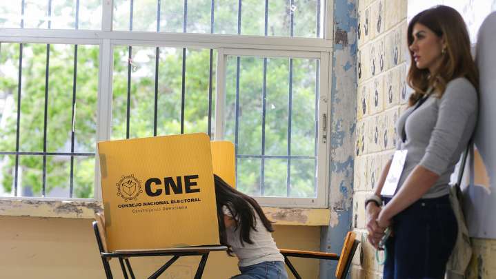 Denuncias, empate técnico, amenazas de Trump: Honduras en el limbo ante reñida contienda electoral 2 de diciembre de 2025 | Internacional "Es imperativo que la Comisión termine de contar los votos. Lo