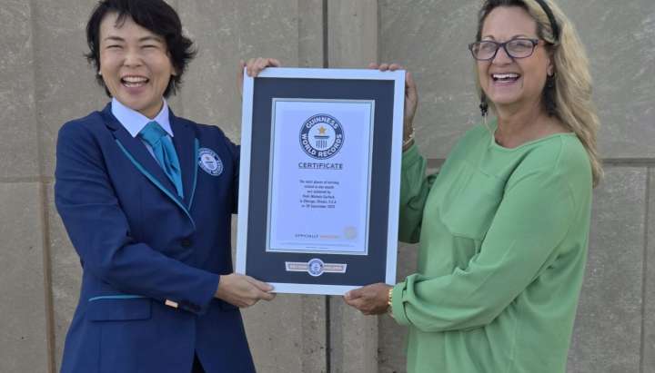 Illinois native sets Guinness record visiting 185 places of worship in Chicago in a month