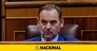 El Congreso suspende a Ábalos como diputado y debilita aún más a Sánchez