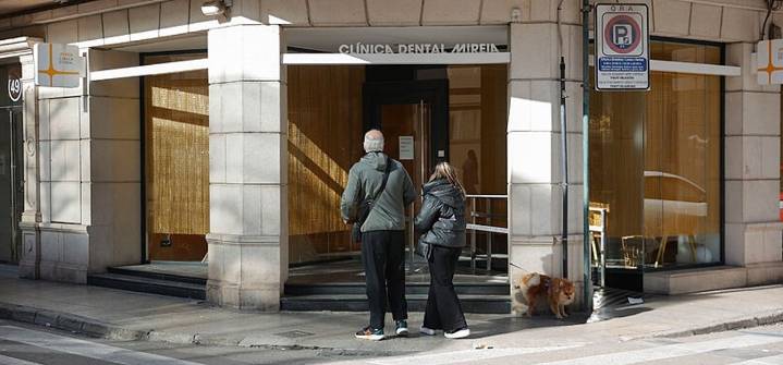 Capturan al anestesista y dueña de la clínica dental tras muerte de niña de seis años en España