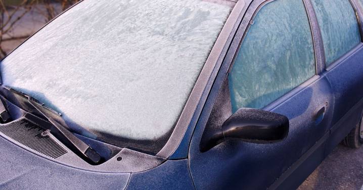 Defrost frozen windscreen in 3 minutes by pressing 4 buttons in your car