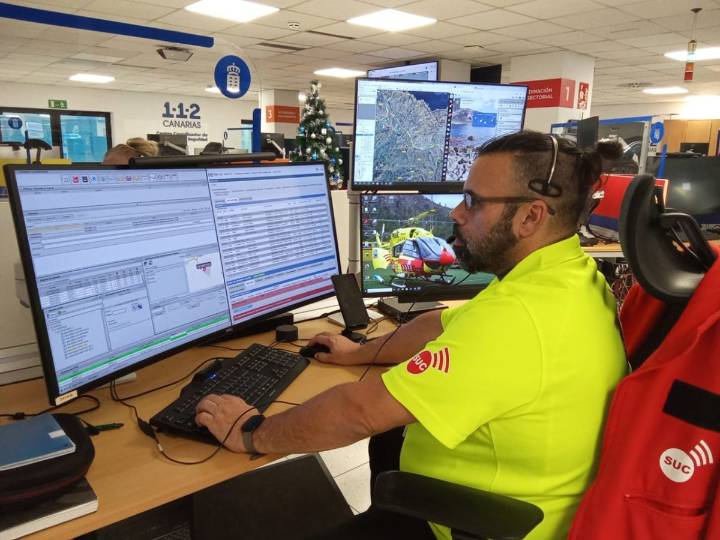 Un enfermero en Canarias salva la vida de un bebé con la ayuda de sus padres