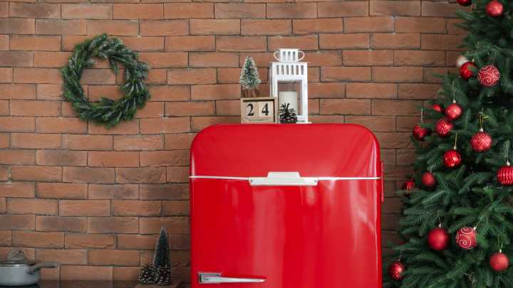 The Affordable Vintage Christmas Decor DIY That Makes Your Fridge Festive