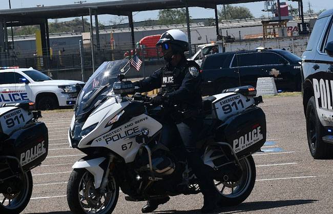 Oficial que fue arrollado en Eagle Pass presenta mejorías