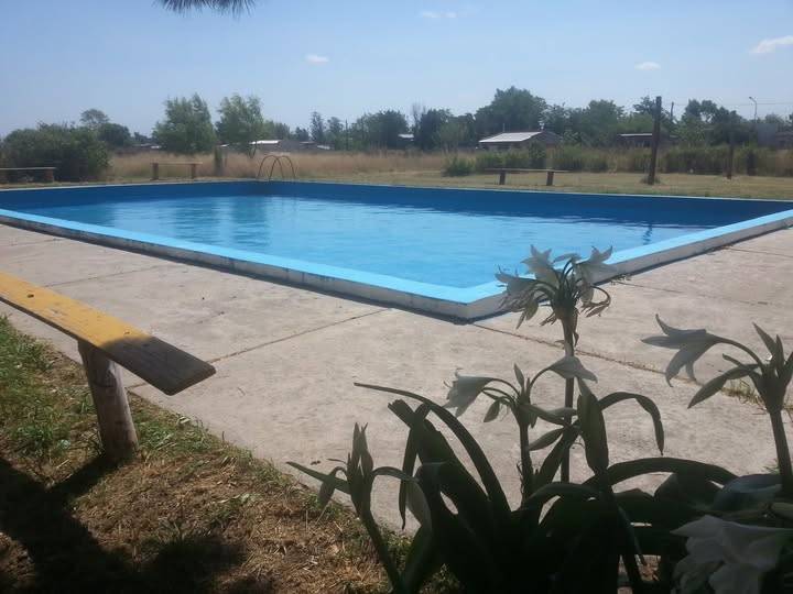 La pileta del Aero Club busca guardavidas para su temporada 2026