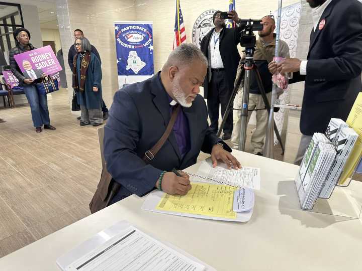 Candidato promueve cambios en las políticas migratorias para Carolina del Norte