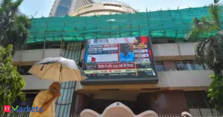 Fed cut boosts D-Street even as rupee, trade worries persist