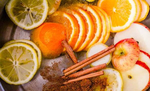 Truco de la abuela: para qué sirve hervir naranja, limón y canela