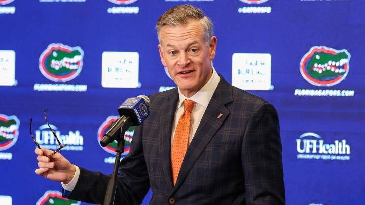 Florida AD on failed pursuit of Lane Kiffin: 'I respect his decision'