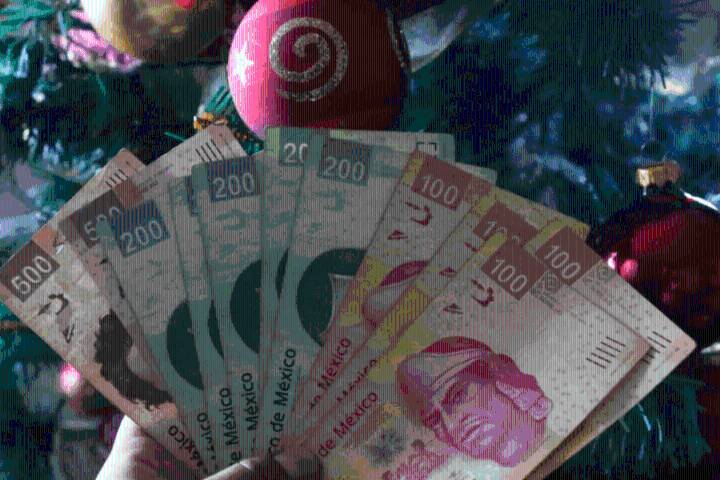 ¡Atención maestros! Estos son los pagos extra que recibirás antes de Navidad