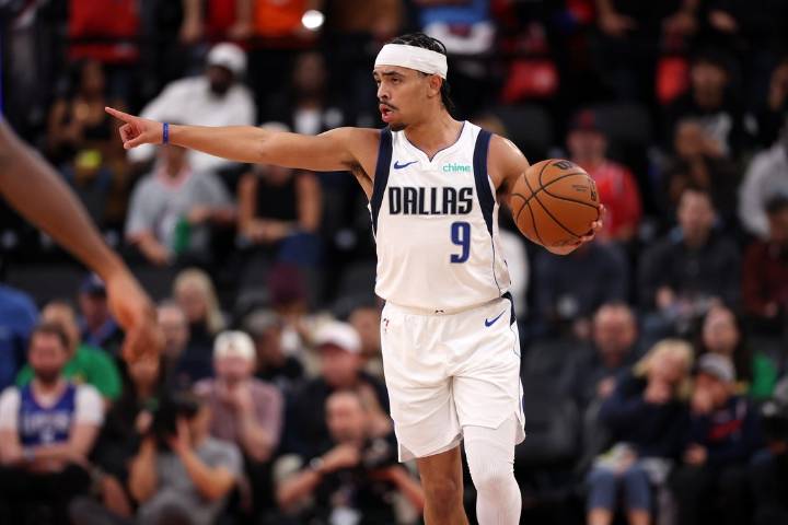 Deadspin | Ryan Nembhard's career day helps Mavericks take down Nuggets