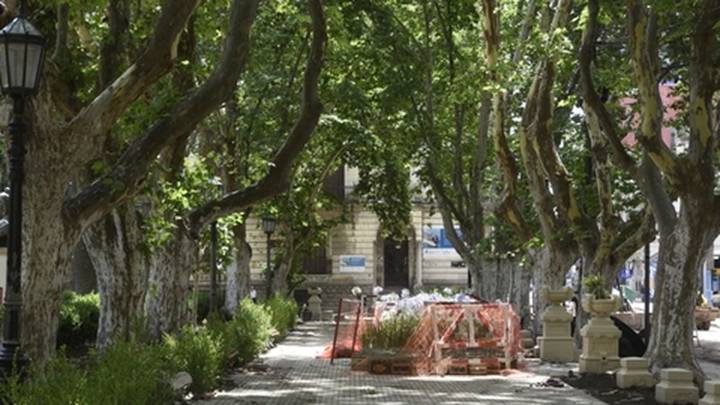 Apuran los últimos trabajos para inaugurar la Plaza 25 de Mayo