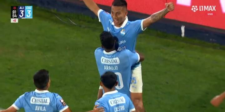 Goles de Martín Távara para triplete en Alianza Lima vs Sporting Cristal por semifinal vuelta de los ‘play