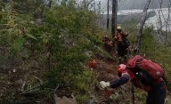 Helicópteros se sumaron al operativo para contener el incendio en El Turbio