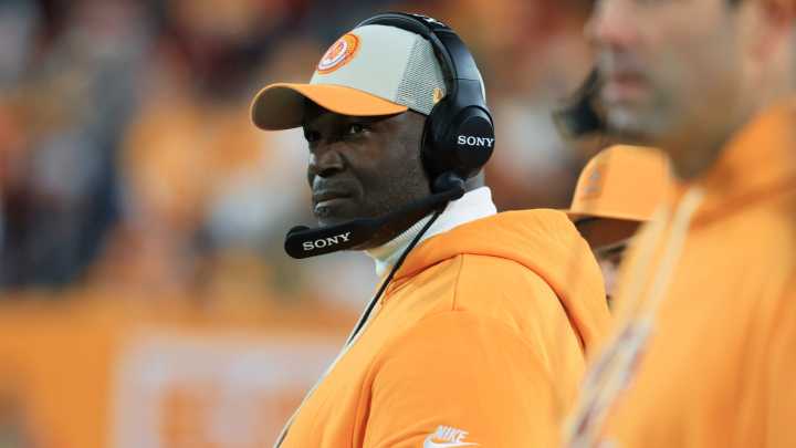 Buccaneers throwing away shot at NFC South title