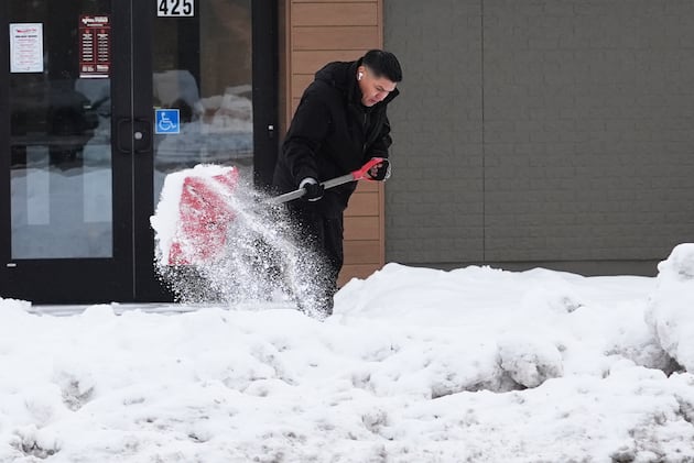 Major snowstorm hits Northeastern U.S. as the Midwest braces for freezing temperatures