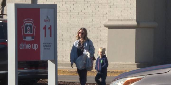 Tips for Greenville shoppers on avoiding debt this holiday season
