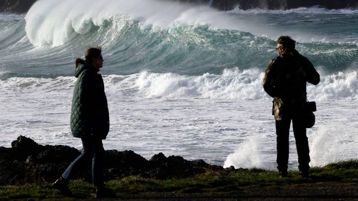 La Xunta activa la alerta naranja por viento en el oeste y suroeste de A Coruña y suspende la actividad deportiva federada en varias zonas
