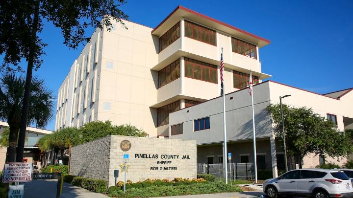 Man dies in custody at Pinellas jail