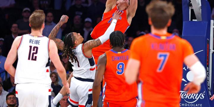 Gators continue to show fight in a 77-73 loss to No. 5 UConn in the Jimmy V Classic