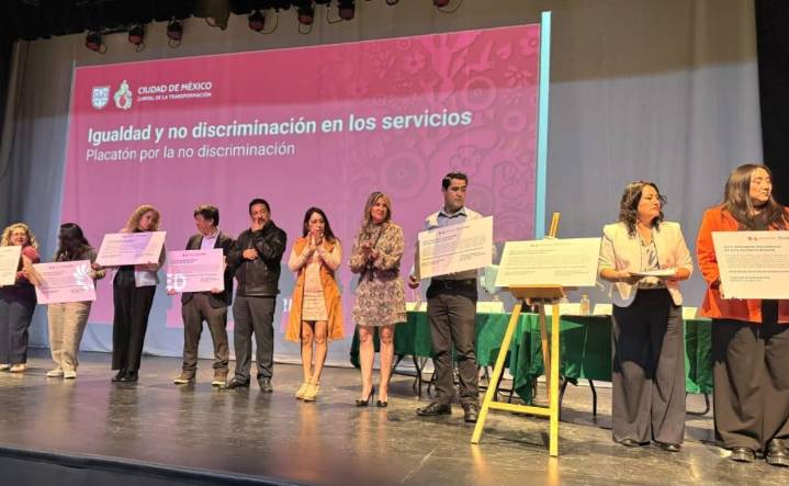 Alcaldía Coyoacán fortalece cultura de respeto; junto con Comisión de Derechos Humanos de CDMX, entregan placas por la No Discriminación