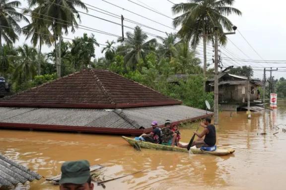 Inundaciones en Indonesia, Tailandia y Sri Lanka dejaron al menos 790 muertos y cientos de desaparecidos