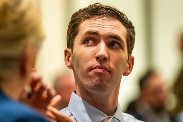 Comparece presunto asesino de Charlie Kirk en EU